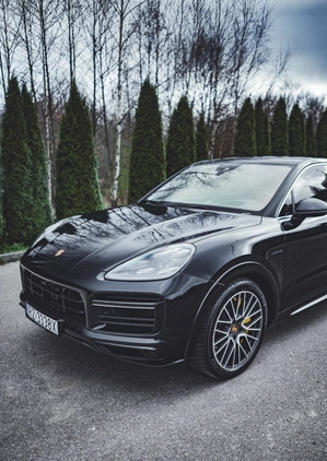 Porsche Cayenne cena 595000 przebieg: 54000, rok produkcji 2019 z Sanok małe 254